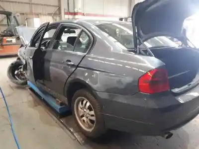 Sloopvoertuig bmw serie 3 berlina (e90) 320i van het jaar 2005 aangedreven n46b20b
