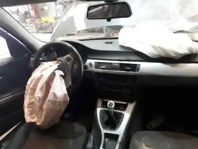 Sloopvoertuig bmw serie 3 berlina (e90) 320i van het jaar 2005 aangedreven n46b20b