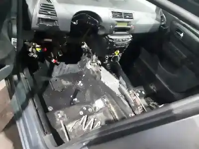 Veículo de Sucata citroen c4 berlina collection do ano 2007 alimentado kfu