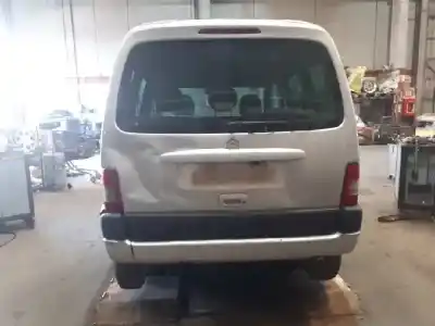 Véhicule à la ferraille citroen berlingo xtr 1.6 hdi 92 de l'année 2002 alimenté 