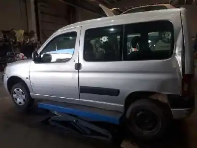 Véhicule à la ferraille citroen berlingo xtr 1.6 hdi 92 de l'année 2002 alimenté 