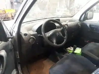 Véhicule à la ferraille citroen berlingo xtr 1.6 hdi 92 de l'année 2002 alimenté 