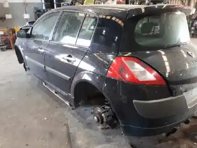 Veículo de Sucata renault megane ii classic berlina confort dynamique do ano 2004 alimentado 