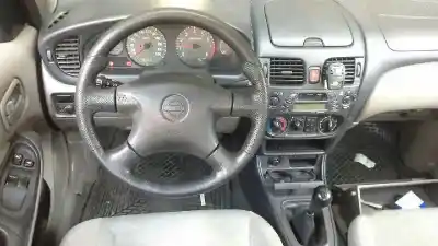 Veículo de Sucata nissan almera (n16/e) ambience do ano 2000 alimentado qg18de