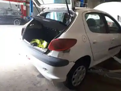 Veículo de Sucata peugeot 206 berlina x-line do ano 2004 alimentado kfw(tu3jp)