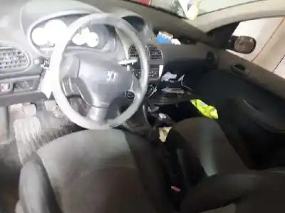 Veículo de Sucata peugeot 206 berlina x-line do ano 2004 alimentado kfw(tu3jp)