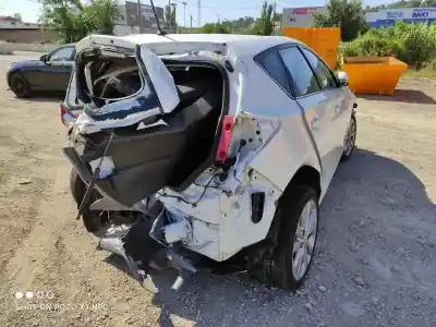 Здавання транспортного засобу TOYOTA AURIS Hybrid Active року 2013 потужний 2ZR-FXE