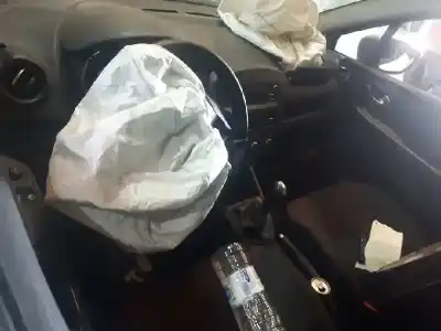 Scrapping Vehicle renault clio iv authentique of the year 2015 powered k9kc612