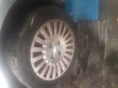 Véhicule à la ferraille citroen c2 sx de l'année 2005 alimenté 8hz