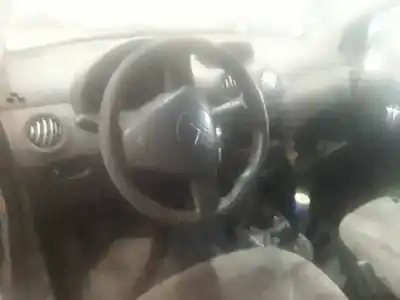 Véhicule à la ferraille citroen c2 sx de l'année 2005 alimenté 8hz