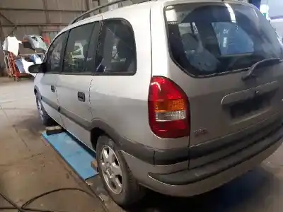 Sloopvoertuig opel zafira a elegance van het jaar 2001 aangedreven 