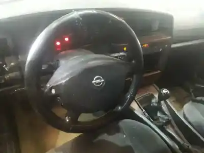 Vehicul casat opel omega b design edition berlina al anului 2000 alimentat 