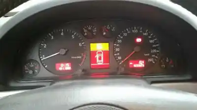 Veículo de Sucata audi a4 berlina (b5) 1.8 t do ano 2000 alimentado apu