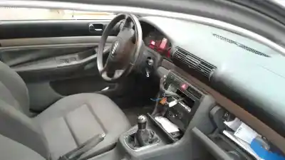 Veículo de Sucata audi a4 berlina (b5) 1.8 t do ano 2000 alimentado apu