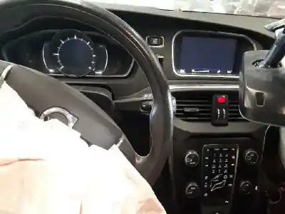 Veicolo di demolizione volvo v40 2.0 diesel cat dell'anno 2017 alimentato d4204t9