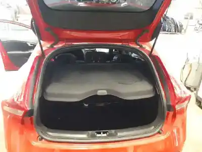 Veicolo di demolizione volvo v40 2.0 diesel cat dell'anno 2017 alimentato d4204t9