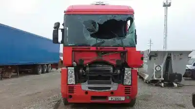 Véhicule à la ferraille RENAULT MAGNUM 480 de l'année 2002 alimenté ETECH C+J01