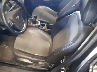 Veículo de Sucata opel astra j lim. cosmo do ano 2011 alimentado a17dtr