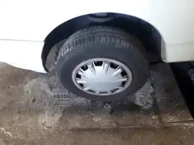 Veicolo di demolizione ford sierra berlina cl dell'anno 1989 alimentato 