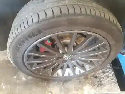 Vehicul casat alfa romeo 147 (190) 1.9 jtd distinctive al anului 2005 alimentat 937a2000