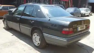 Veículo de Sucata mercedes-benz clase e (w124) berlina 220 e / e 220 (124.022) do ano 1994 alimentado 