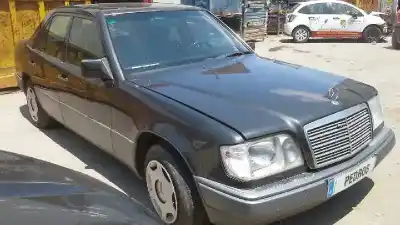 Veículo de Sucata mercedes-benz clase e (w124) berlina 220 e / e 220 (124.022) do ano 1994 alimentado 