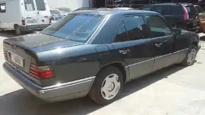 Veículo de Sucata mercedes-benz clase e (w124) berlina 220 e / e 220 (124.022) do ano 1994 alimentado 
