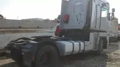 Véhicule à la ferraille renault magnum 480 de l'année 2003 alimenté etech c+j01