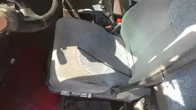 Véhicule à la ferraille renault magnum 480 de l'année 2003 alimenté etech c+j01