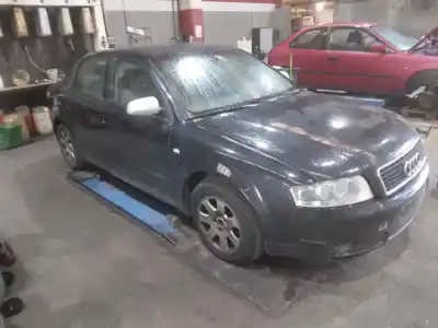 Scrapping Vehicle audi a4 berlina (8e) 1.9 tdi (96kw) of the year 2001 powered awx