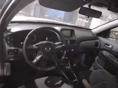 Veicolo di demolizione nissan almera (n16/e) visia dell'anno 2005 alimentato 