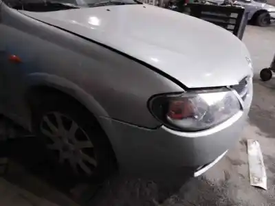 Veicolo di demolizione nissan almera (n16/e) visia dell'anno 2005 alimentato 