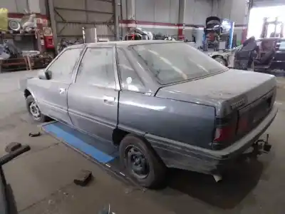 Veicolo di demolizione renault 21 berlina (b/l48) gtd dell'anno 1988 alimentato 