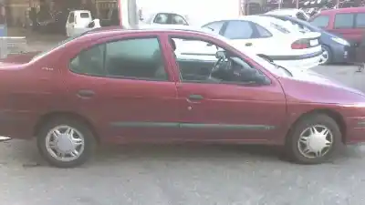 Veículo de Sucata renault megane i classic (la0) 1.6e rn do ano 1997 alimentado 