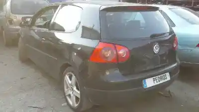 Veículo de Sucata volkswagen golf v berlina (1k1) trendline do ano 2004 alimentado bkd