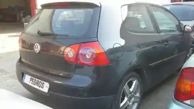 Veículo de Sucata volkswagen golf v berlina (1k1) trendline do ano 2004 alimentado bkd