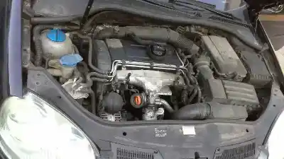 Veículo de Sucata volkswagen golf v berlina (1k1) trendline do ano 2004 alimentado bkd