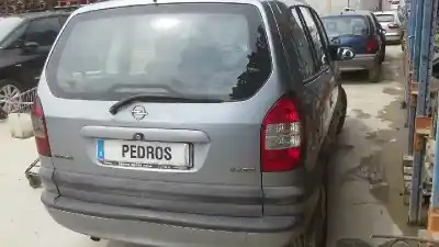 Sloopvoertuig opel zafira a elegance van het jaar 2003 aangedreven y22dtr