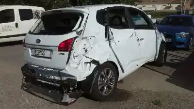 Sloopvoertuig kia venga drive van het jaar 2016 aangedreven d4fb