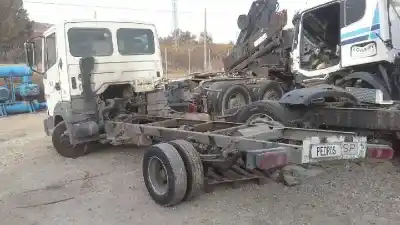 Veicolo di demolizione nissan atleon 120 atleon 120 dell'anno 2003 alimentato bd30