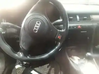 Vehículo de desguace audi a6 avant (4b5) 2.5 v6 24v tdi del año 2000 con motor ake