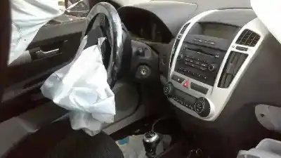 Veículo de Sucata kia cee´d emotion do ano 2008 alimentado d4fb