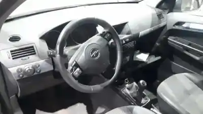 Veículo de Sucata opel astra h sedán (a04) 1.7 cdti (l69) do ano 2009 alimentado 