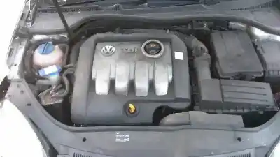 Veículo de Sucata volkswagen golf v berlina (1k1) highline do ano 2005 alimentado bkc