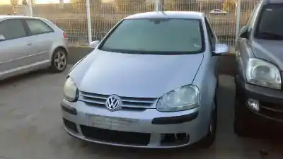 Vehículo de desguace VOLKSWAGEN GOLF V BERLINA (1K1) Highline del año 2005 con motor BKC