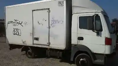 Veicolo di demolizione NISSAN ATLEON 120 ATLEON 120 dell'anno 2001 alimentato BD30