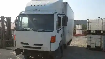 Veicolo di demolizione nissan atleon 120 atleon 120 dell'anno 2001 alimentato bd30