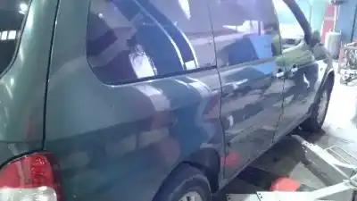 Veículo de Sucata kia carnival td ls do ano 2001 alimentado j3