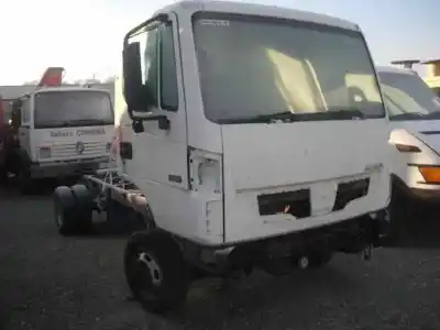Veicolo di demolizione NISSAN ATLEON 35.15 dell'anno 2000 alimentato 