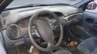 Vehicul casat renault megane i berlina hatchback (ba0) 1.6e europa al anului 1998 alimentat 